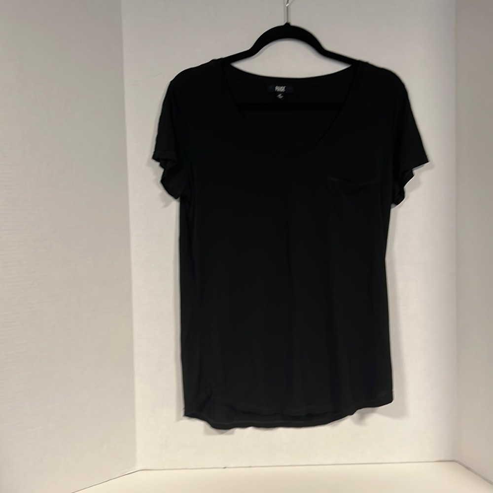 PAIGE woman’s V neck T-shirt.